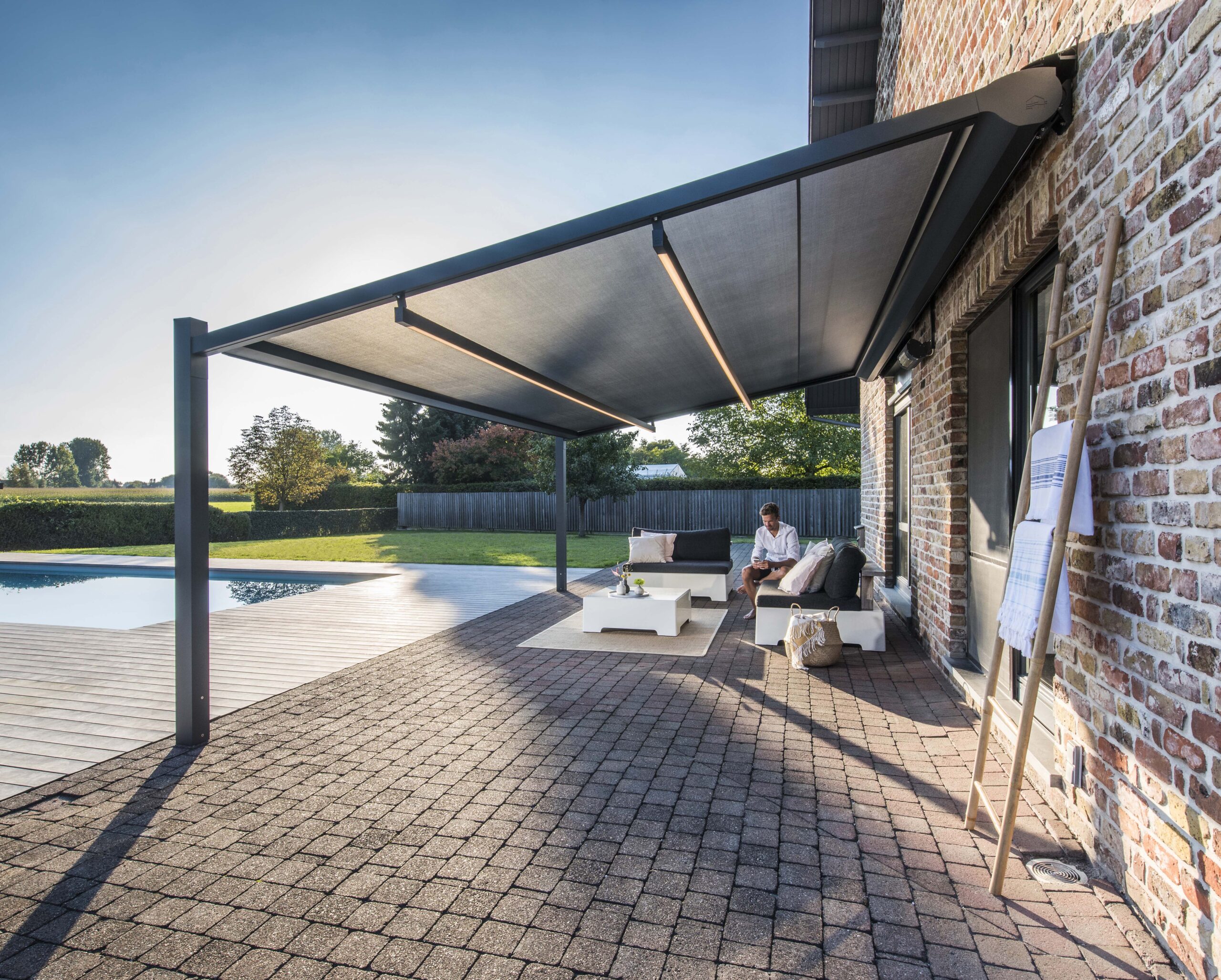 Suncomfort - Terrasoverkapping met doek renson